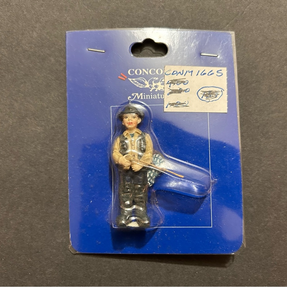 Concord Miniatures M1665 Our Town Fly Fisherman